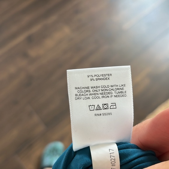 Express Plunging Neckline Bodysuit - Picture 4 of 4